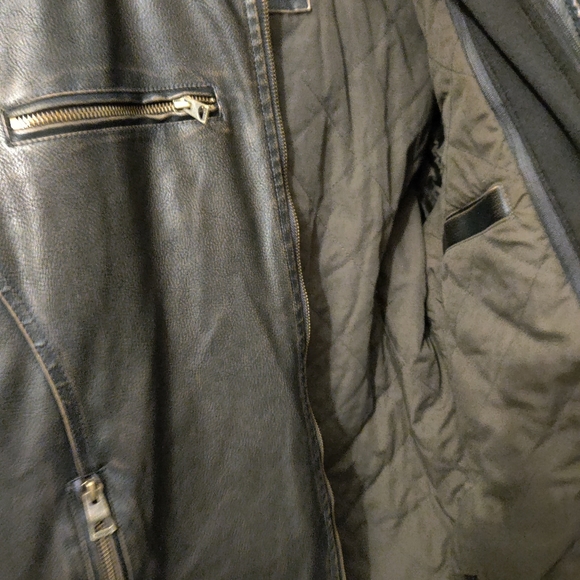 Guess hooded Leather Jacket - Picture 4 of 4